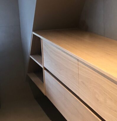 Spesialdesignet bent i baderom